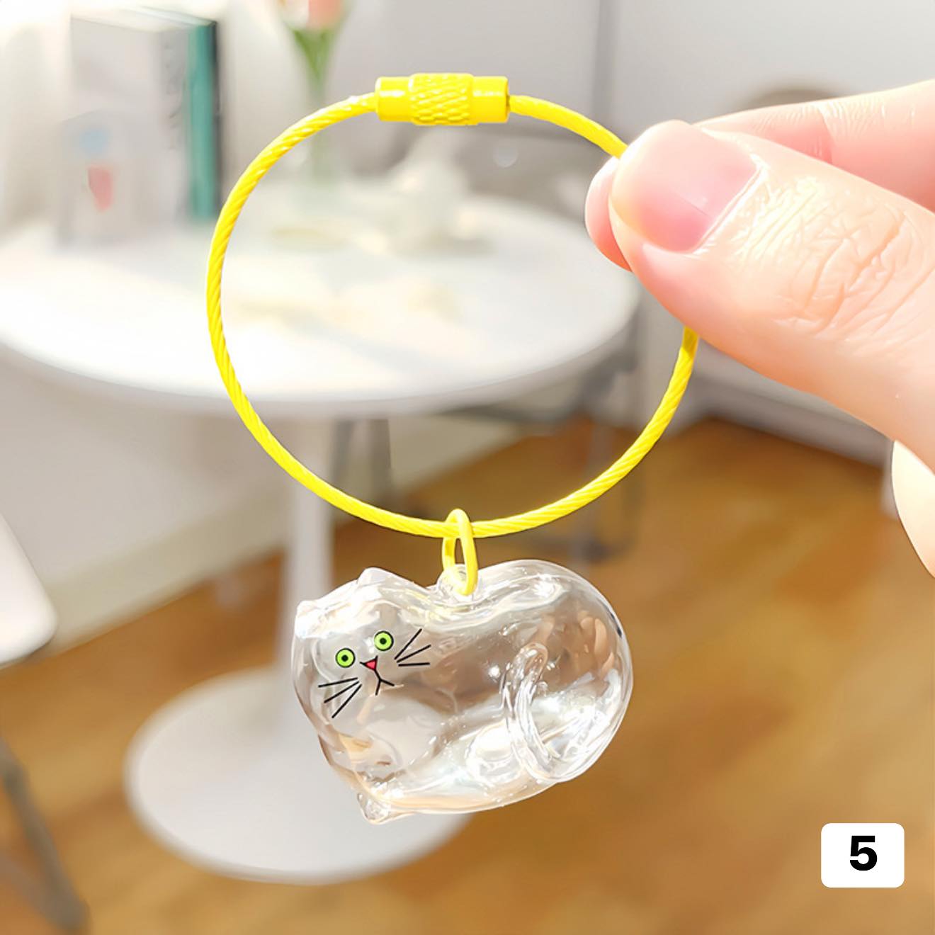 October2025 - Cat hair storage keychain (Click on the product for more designs)