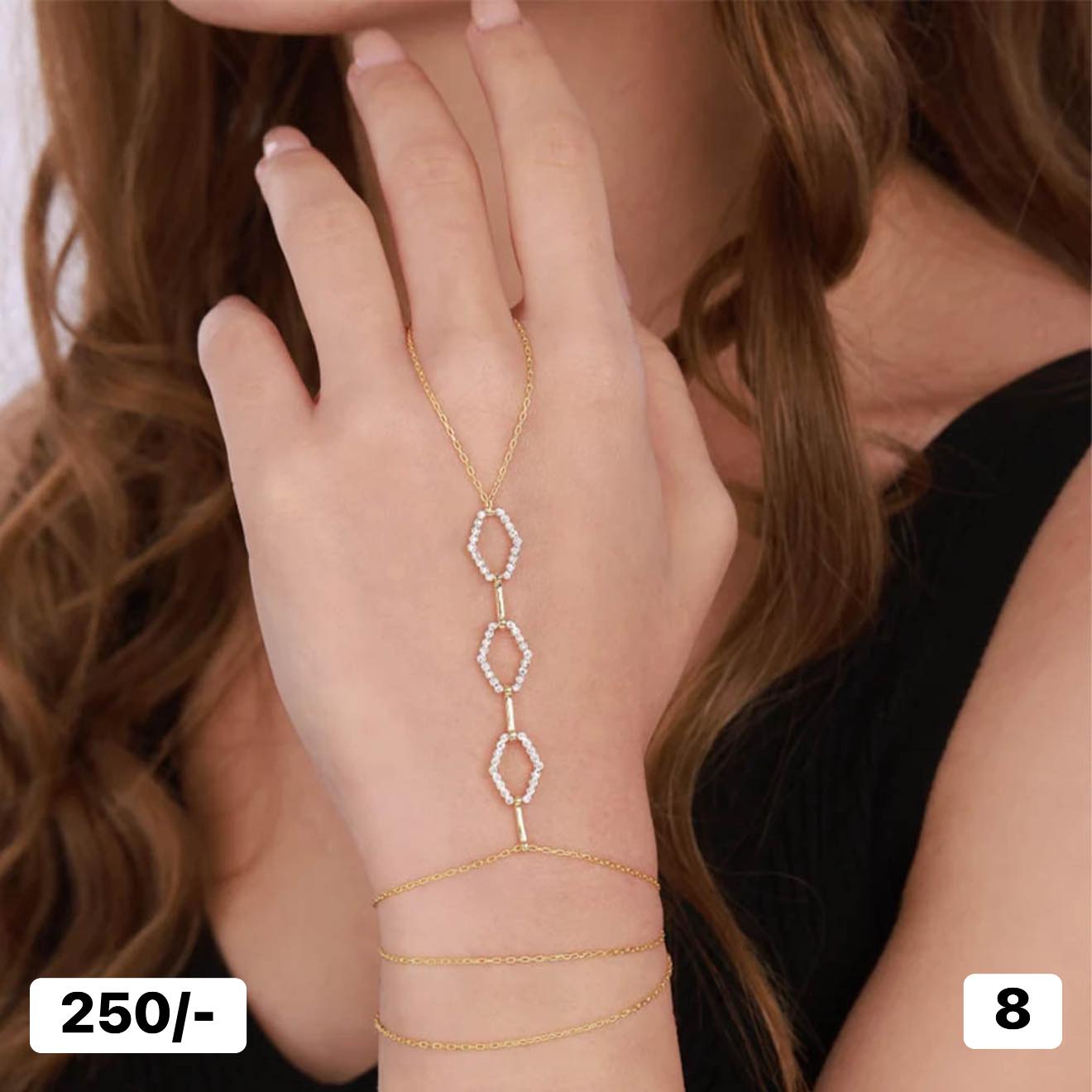Chained bracelet (all golden color)
