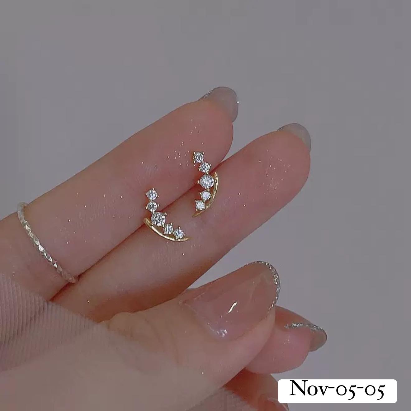 November2025 set 05 - Minimalistic tops for daily use