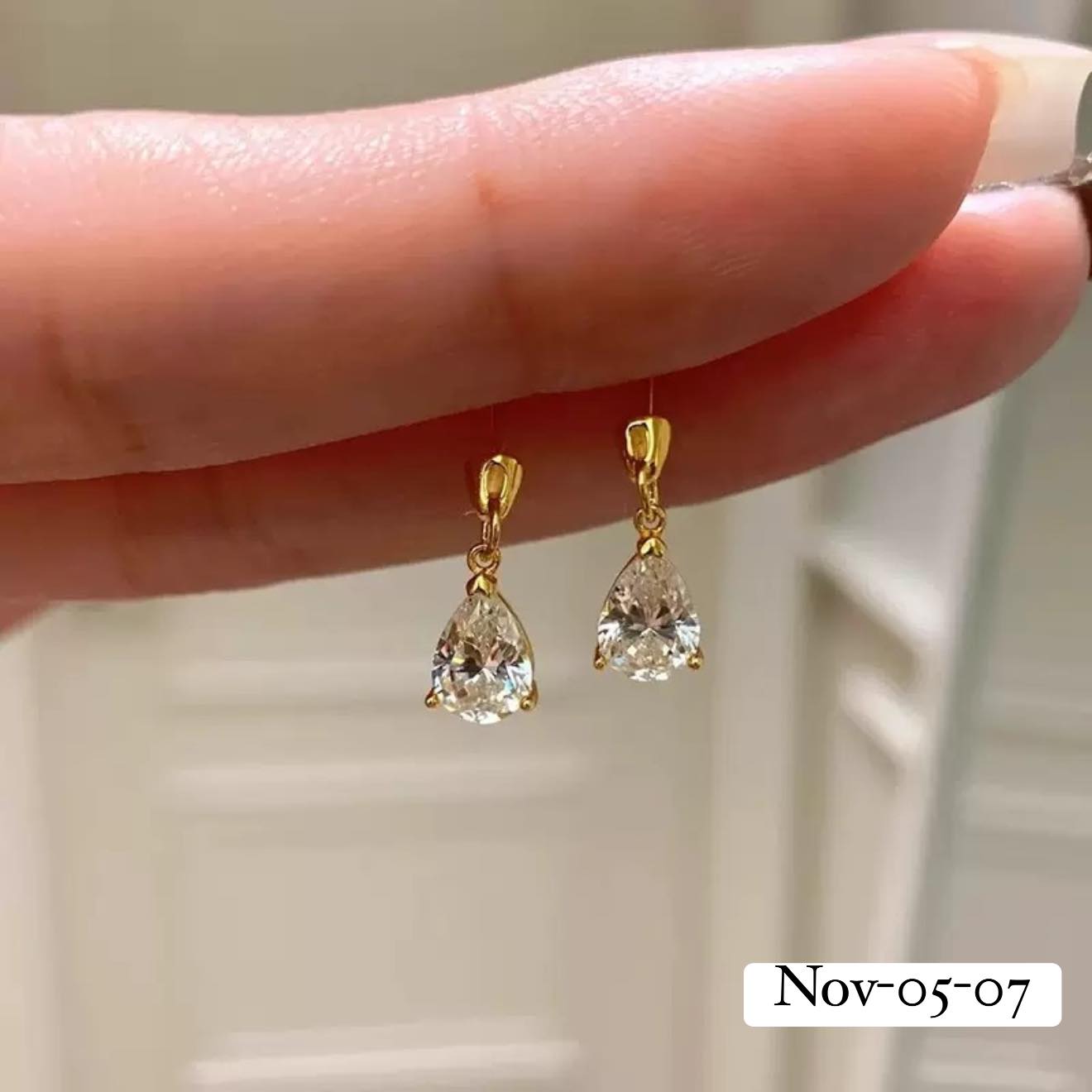 November2025 set 05 - Minimalistic tops for daily use