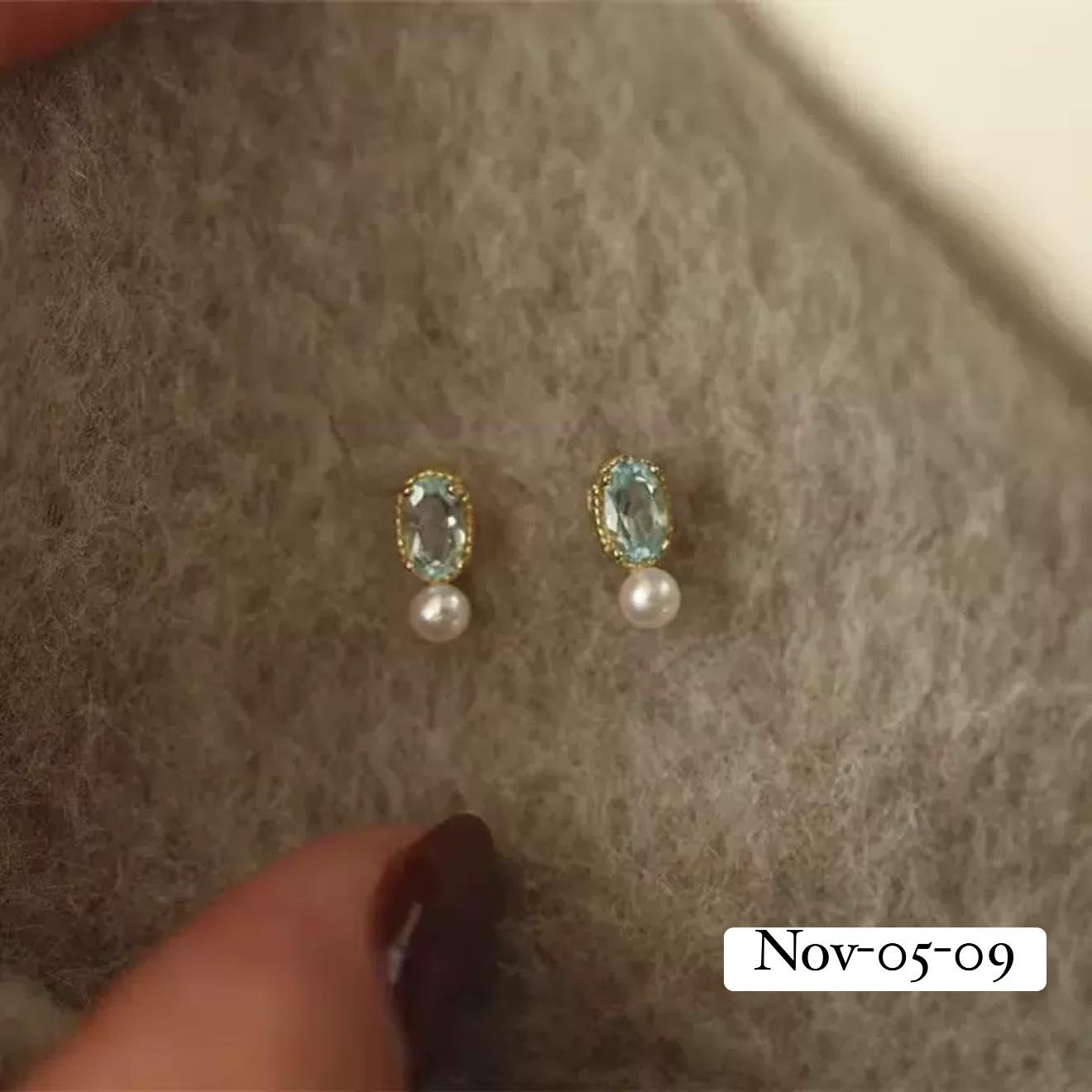 November2025 set 05 - Minimalistic tops for daily use