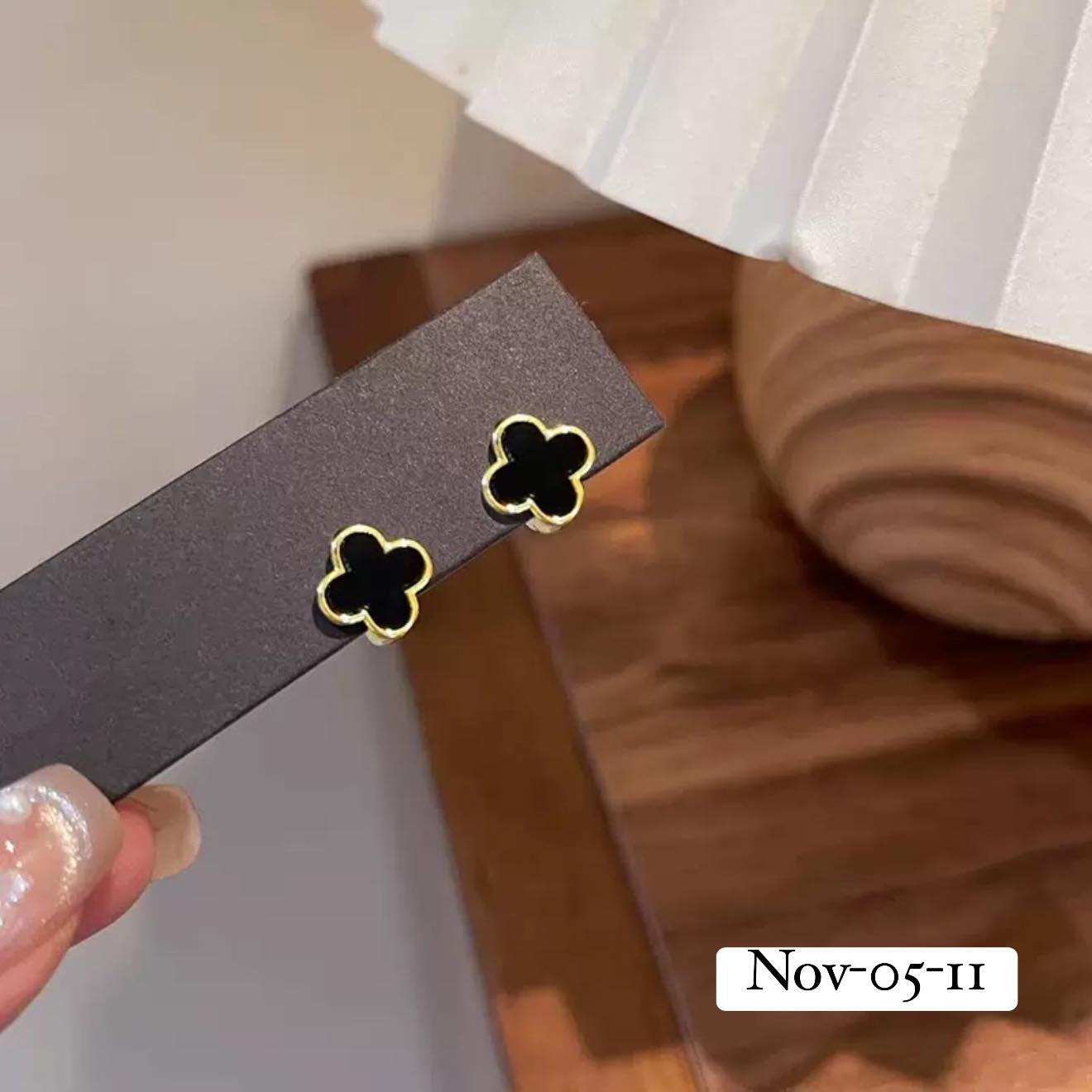 November2025 set 05 - Minimalistic tops for daily use