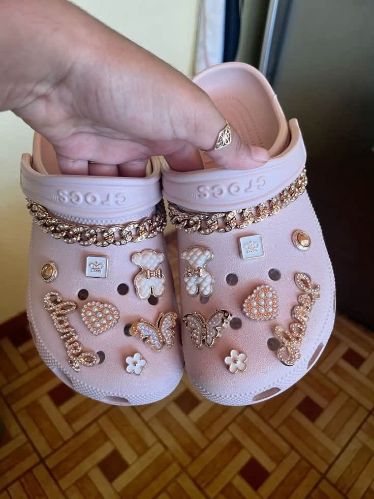 November2025 set 33 - Croc
charms