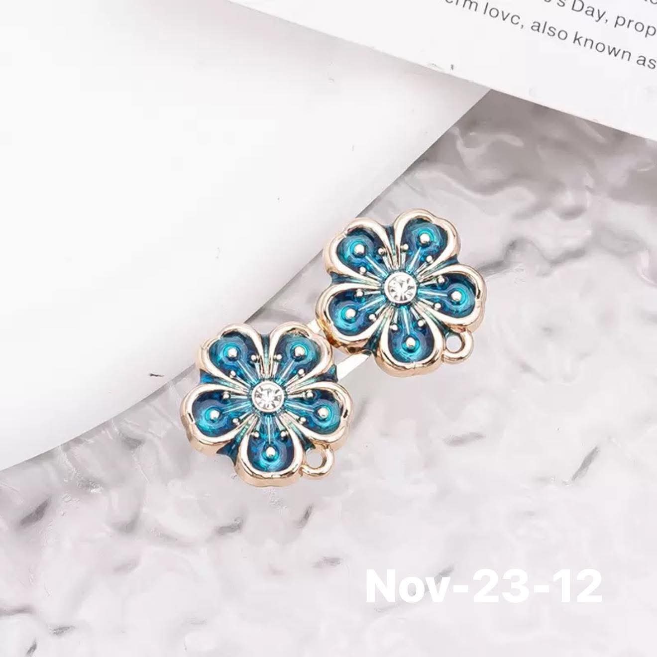 November2025 set 23 - Jeans
adjuster