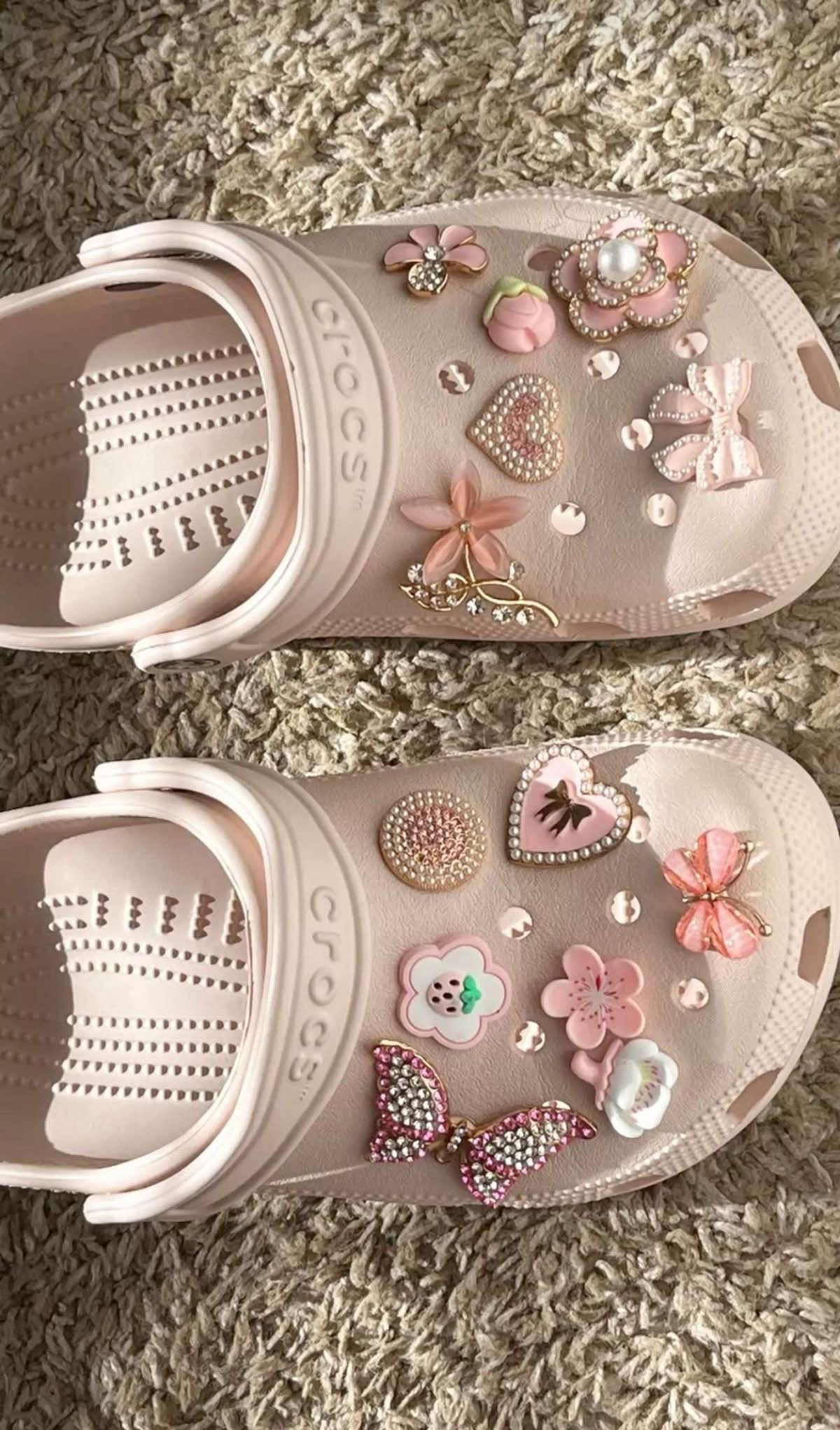 November2025 set 33 - Croc
charms