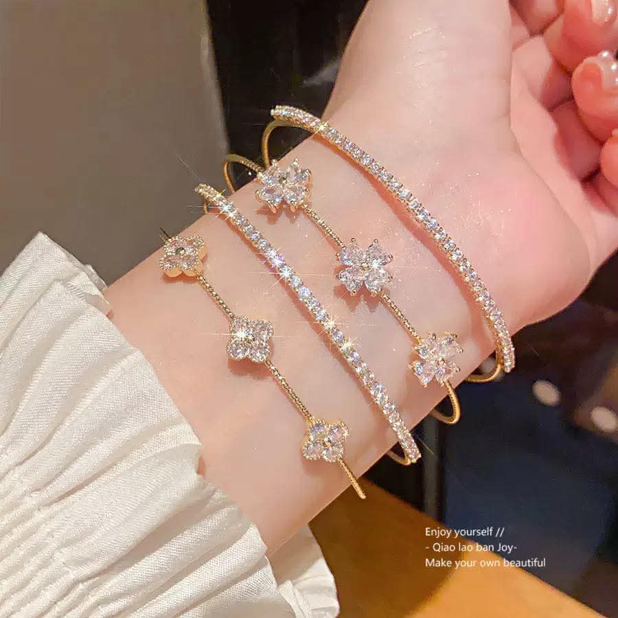 November2025 set 09 -
Bracelets