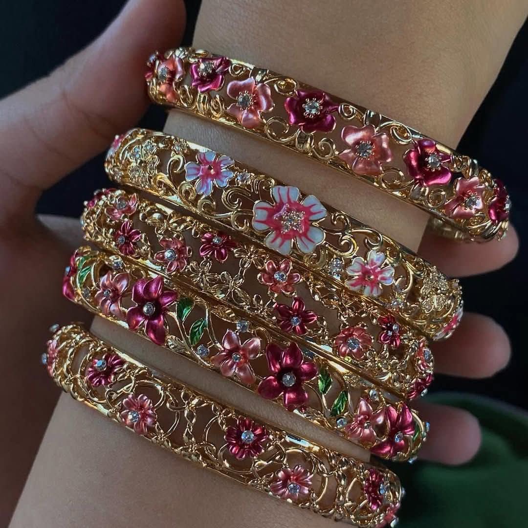 November2025 set 26 -
Cloisonne bangles