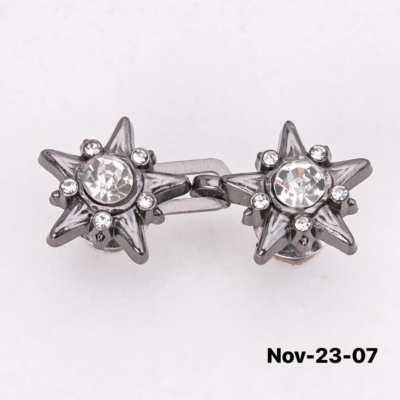 November2025 set 23 - Jeans
adjuster