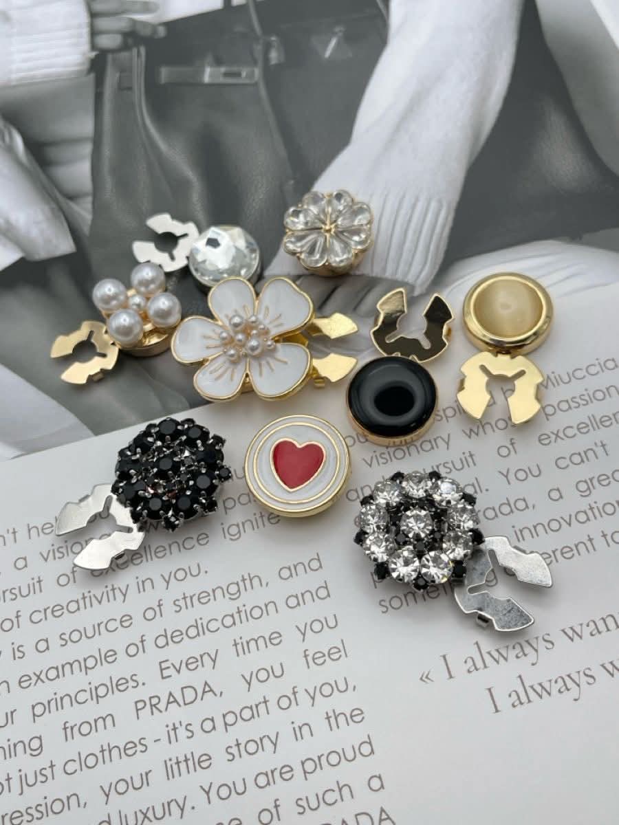 November2025 set 21 - Button
covers