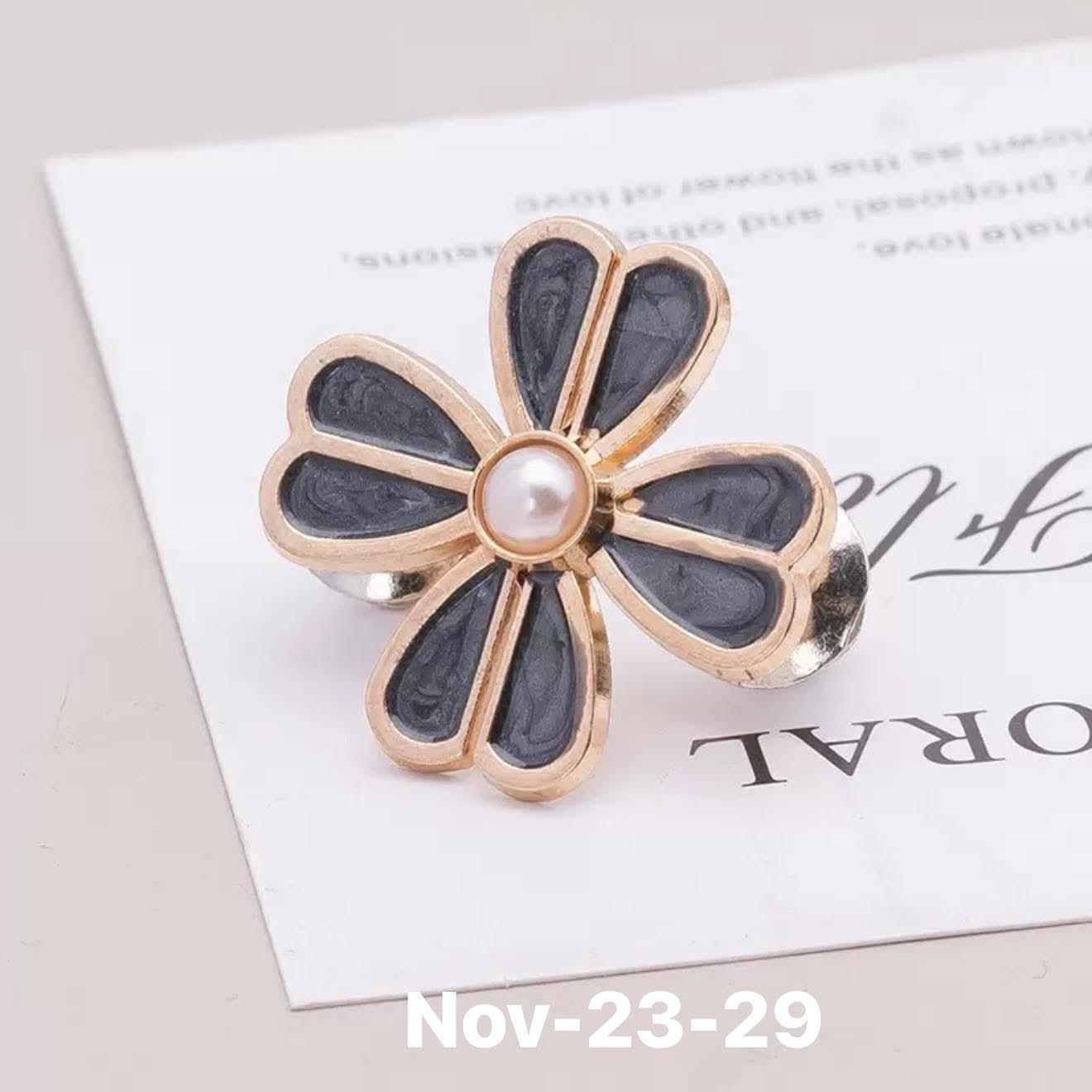 November2025 set 23 - Jeans
adjuster