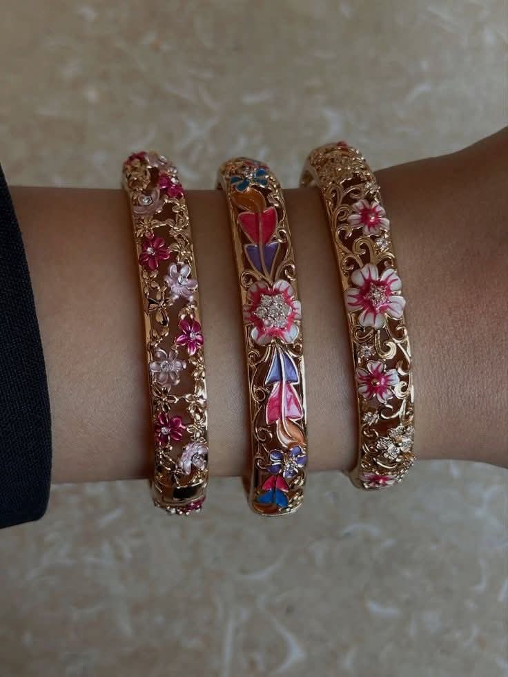 November2025 set 26 -
Cloisonne bangles